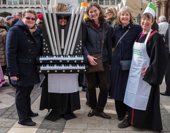 Poulters' Pancake Races, Guildhall Yard