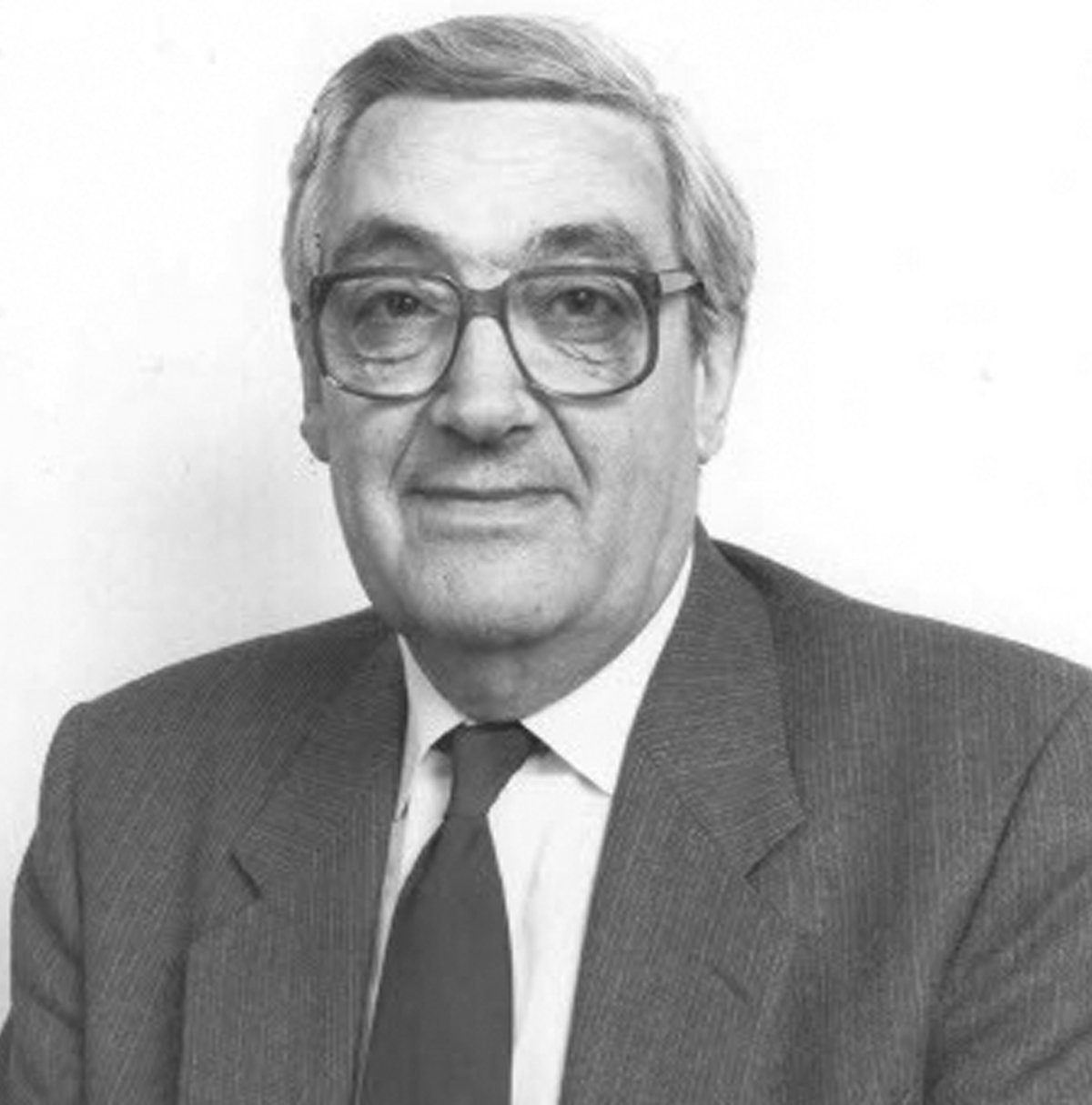 Walter A H Kahn MBE AE 1974 - 1975