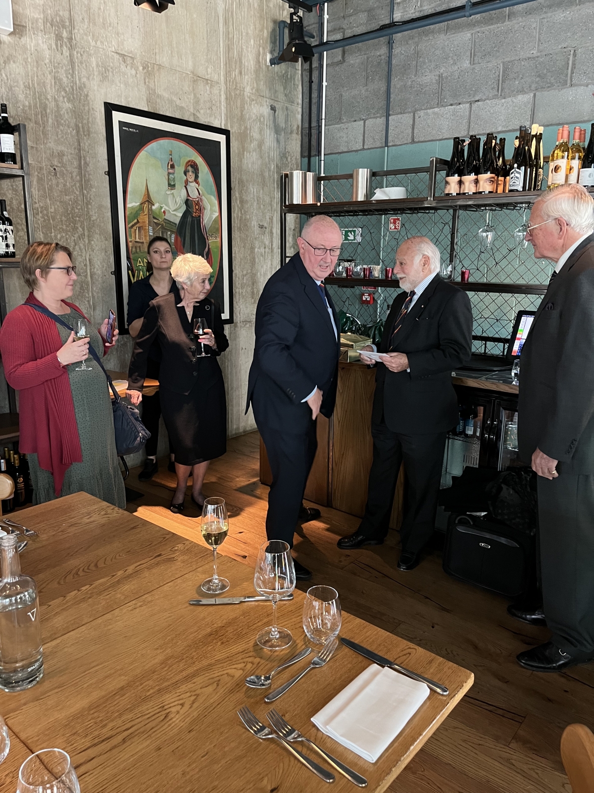 Welfare Committee recognises Past Master Roger Merton Lunch in the City