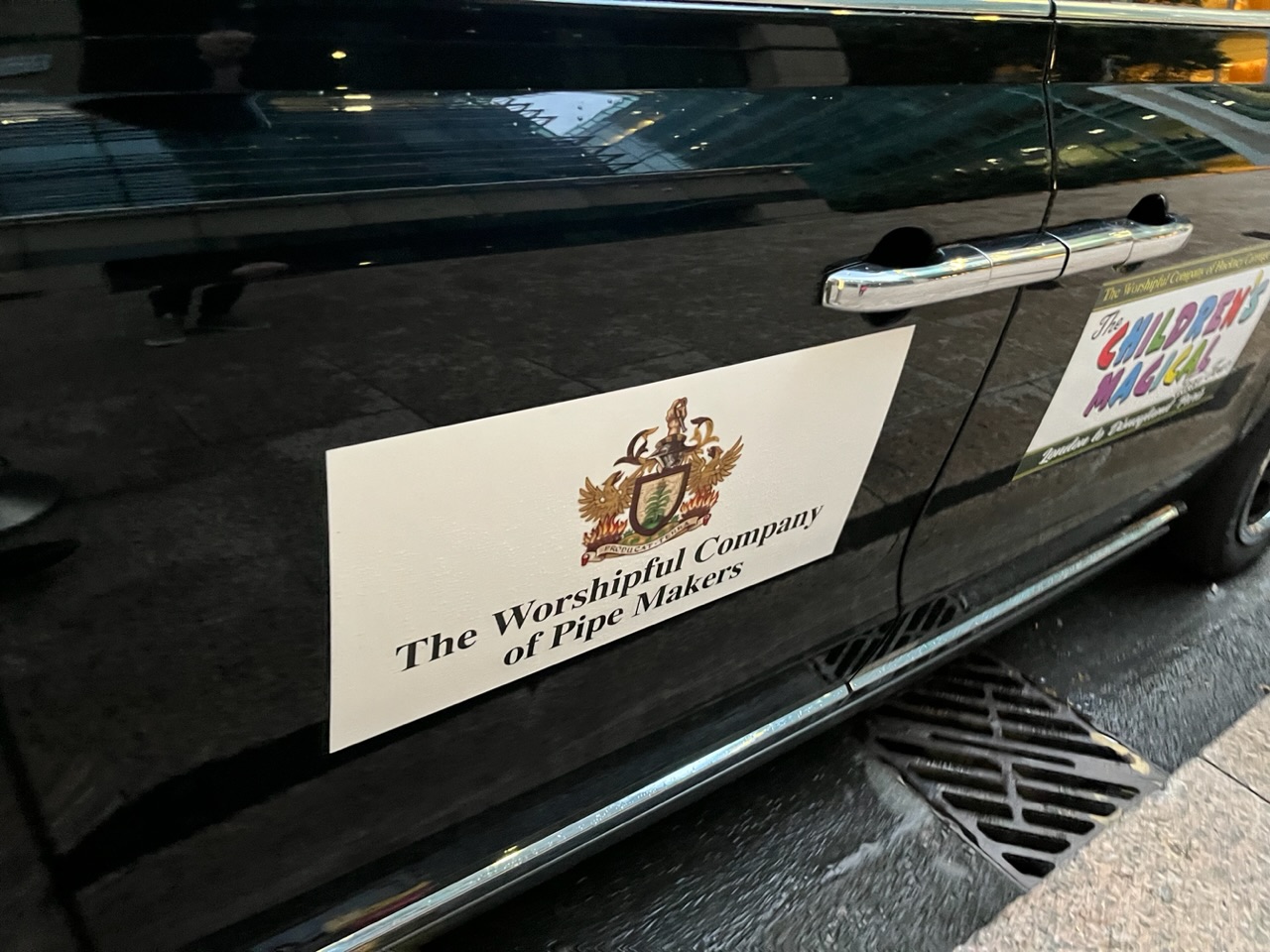 Hackney Carriage Drivers' Magical Taxi Tour Canary Wharf