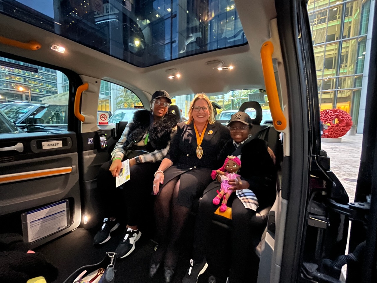 Hackney Carriage Drivers' Magical Taxi Tour Canary Wharf